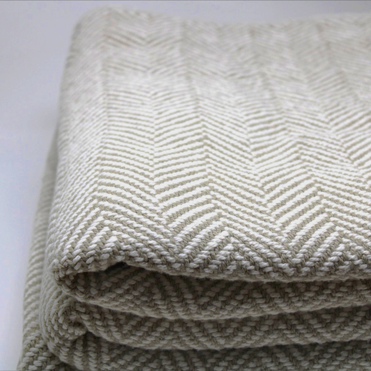 100% Cotton Bed Blanket, Feather Weave Pattern